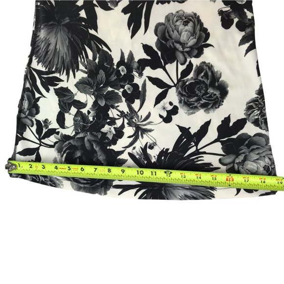 Lululemon Tank Top Racerback White with Black Roses Floral Print. Size Women's 8 - Picture 6 of 12